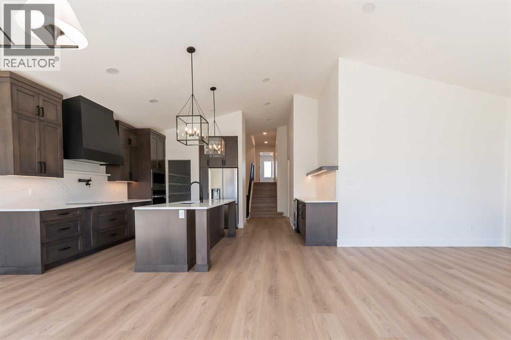541 Riverhills Way W, Lethbridge, Alberta  T1K 8H7 - Photo 4 - A2266467