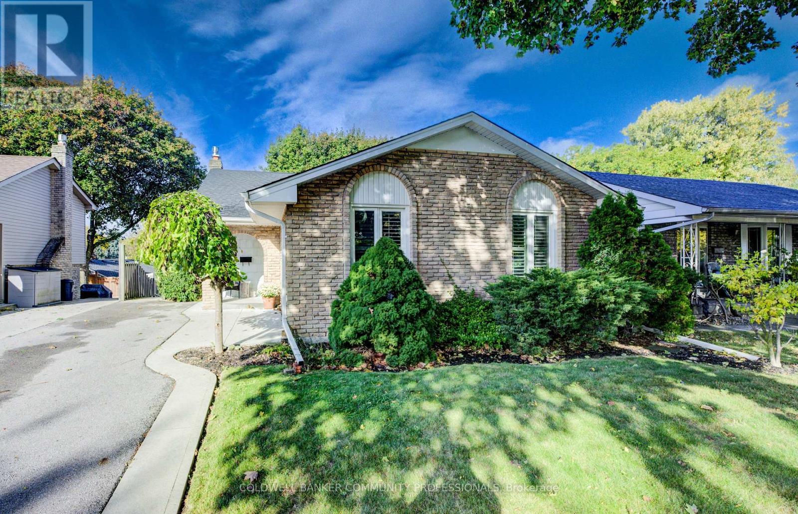 280 Wendover Drive, Hamilton, Ontario  L9C 5X8 - Photo 1 - X12480929