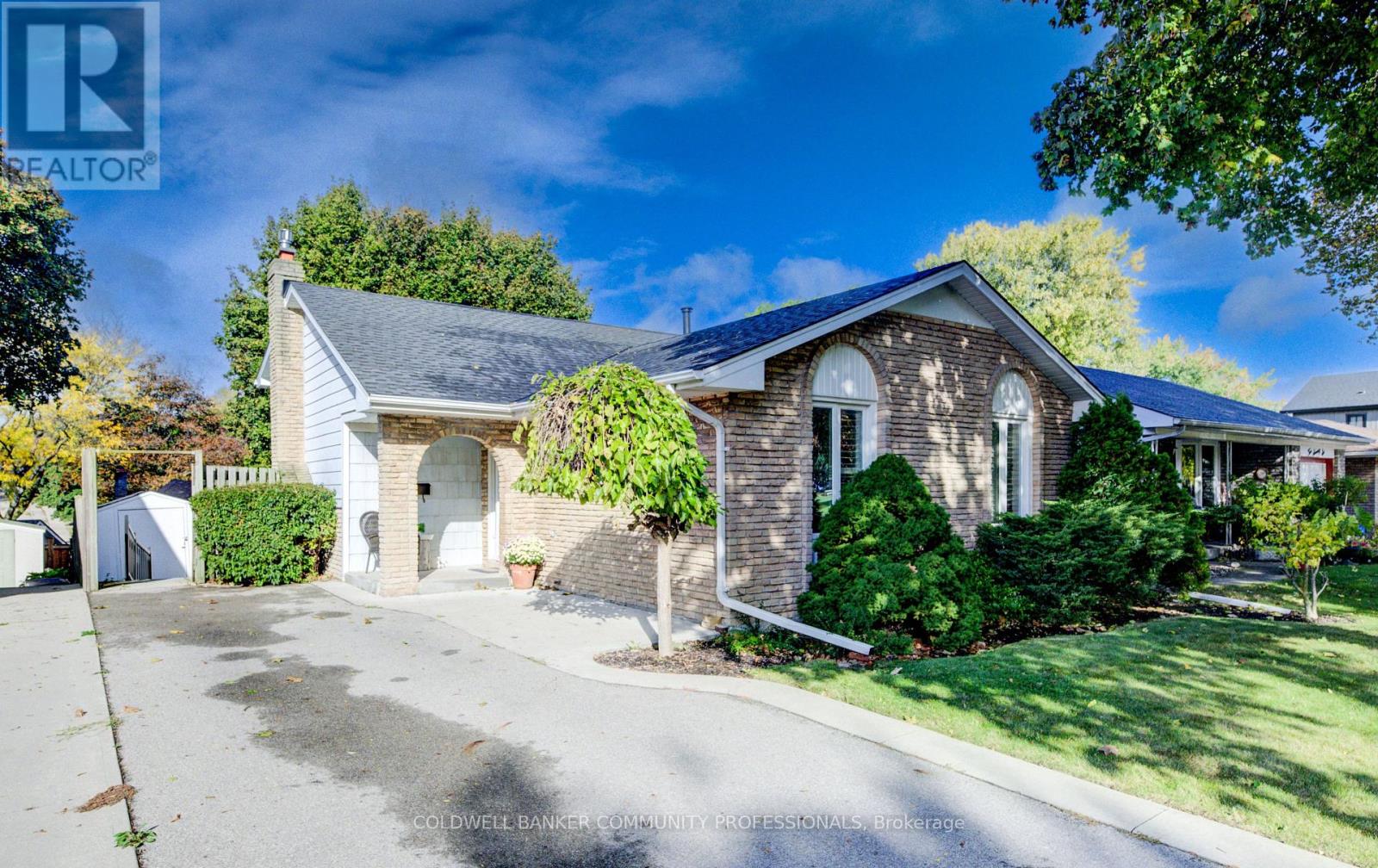 280 Wendover Drive, Hamilton, Ontario  L9C 5X8 - Photo 2 - X12480929