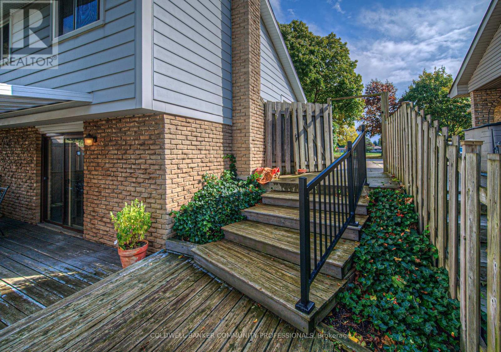 280 Wendover Drive, Hamilton, Ontario  L9C 5X8 - Photo 38 - X12480929