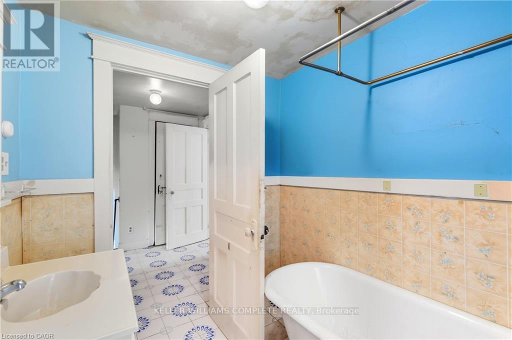 11 Holton Avenue S, Hamilton, Ontario  L8M 2L3 - Photo 22 - X12480948