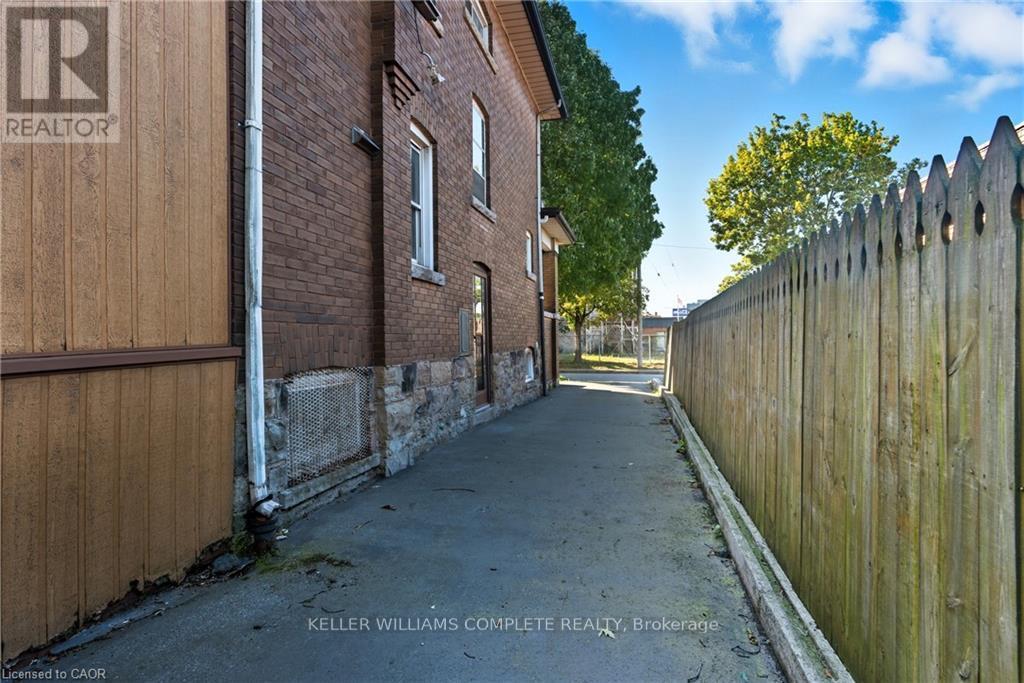 11 Holton Avenue S, Hamilton, Ontario  L8M 2L3 - Photo 29 - X12480948