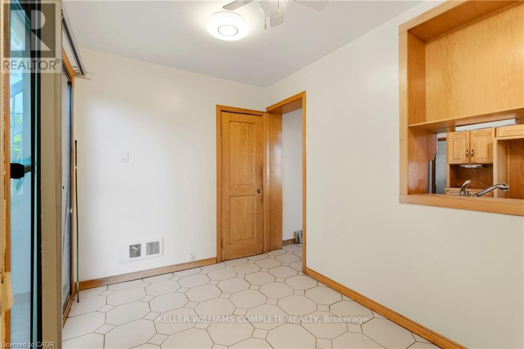 11 Holton Avenue S, Hamilton, Ontario  L8M 2L3 - Photo 8 - X12480948