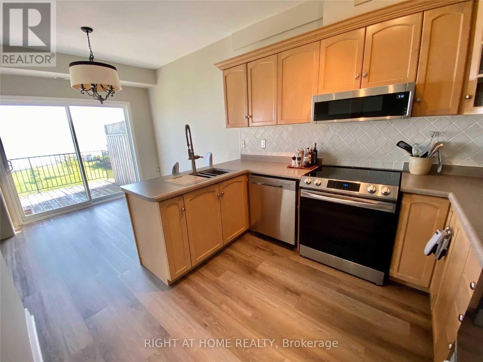 78 - 515 North Service Road, Hamilton, Ontario  L8E 5X6 - Photo 10 - X12480995