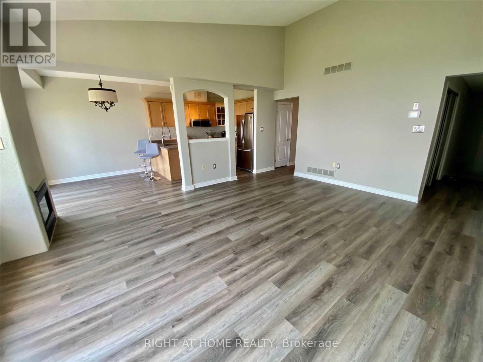 78 - 515 North Service Road, Hamilton, Ontario  L8E 5X6 - Photo 17 - X12480995