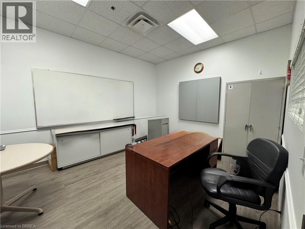 39 King George Road Unit# G2, Brantford, Ontario  N3R 5K2 - Photo 11 - 40764503