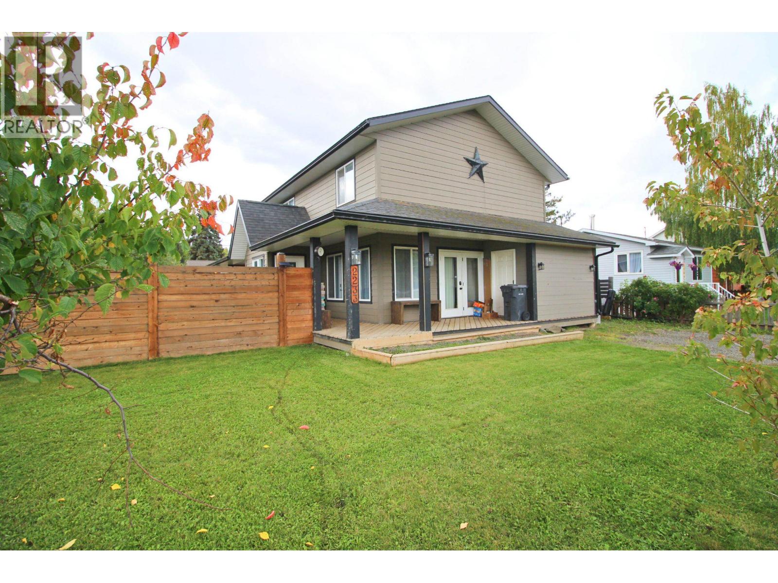 2233 Law Avenue, Houston, British Columbia  V0J 1Z0 - Photo 2 - R3051565