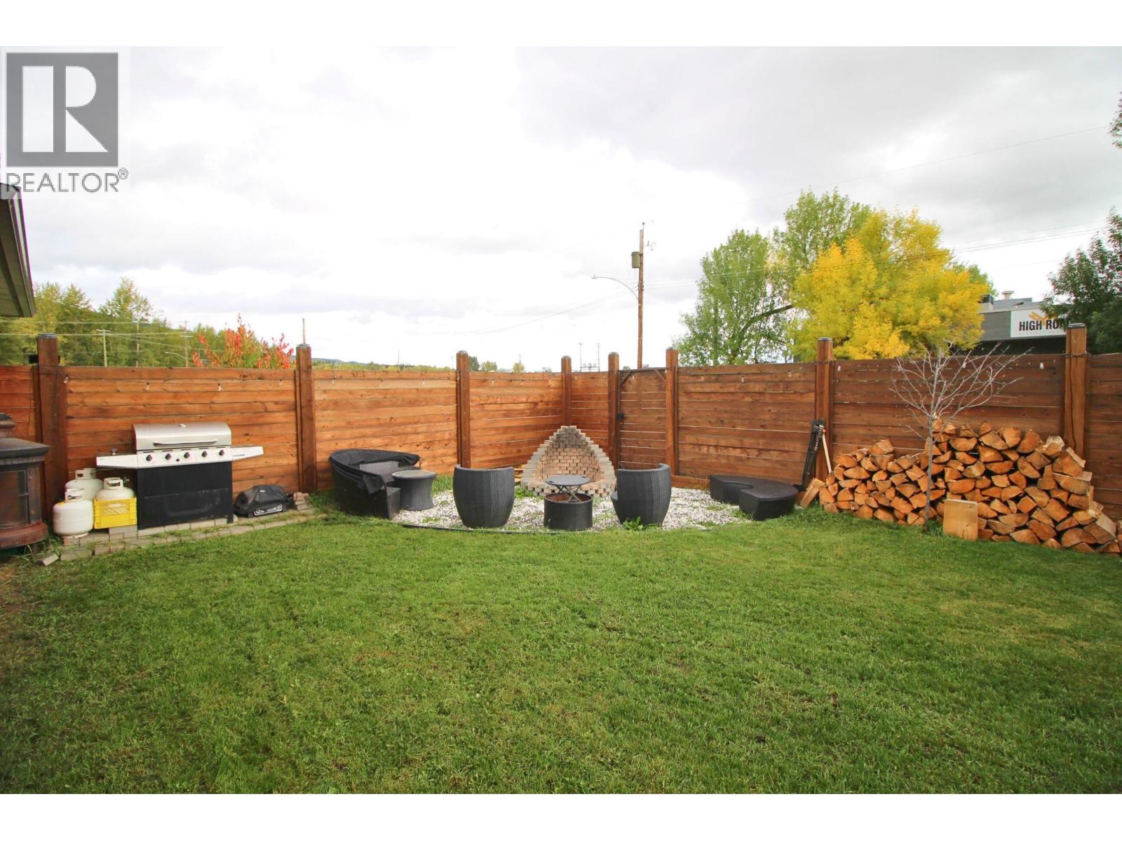 2233 Law Avenue, Houston, British Columbia  V0J 1Z0 - Photo 3 - R3051565