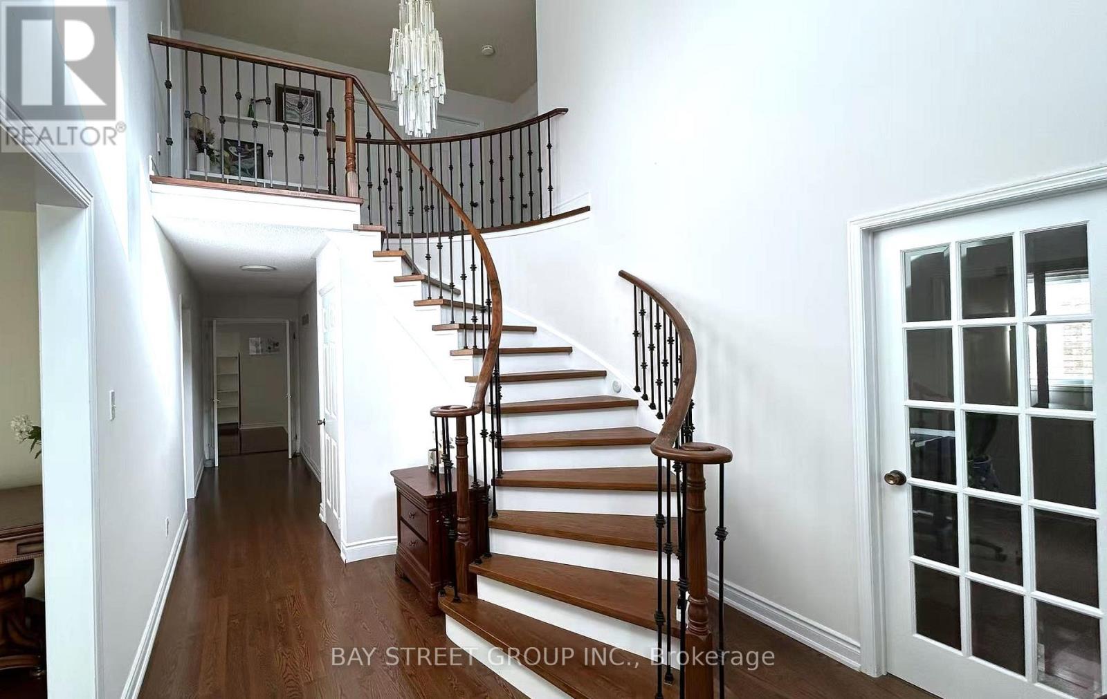 24 Beasley Drive, Richmond Hill (Mill Pond), Ontario  L4C 7Z2 - Photo 7 - N12479885