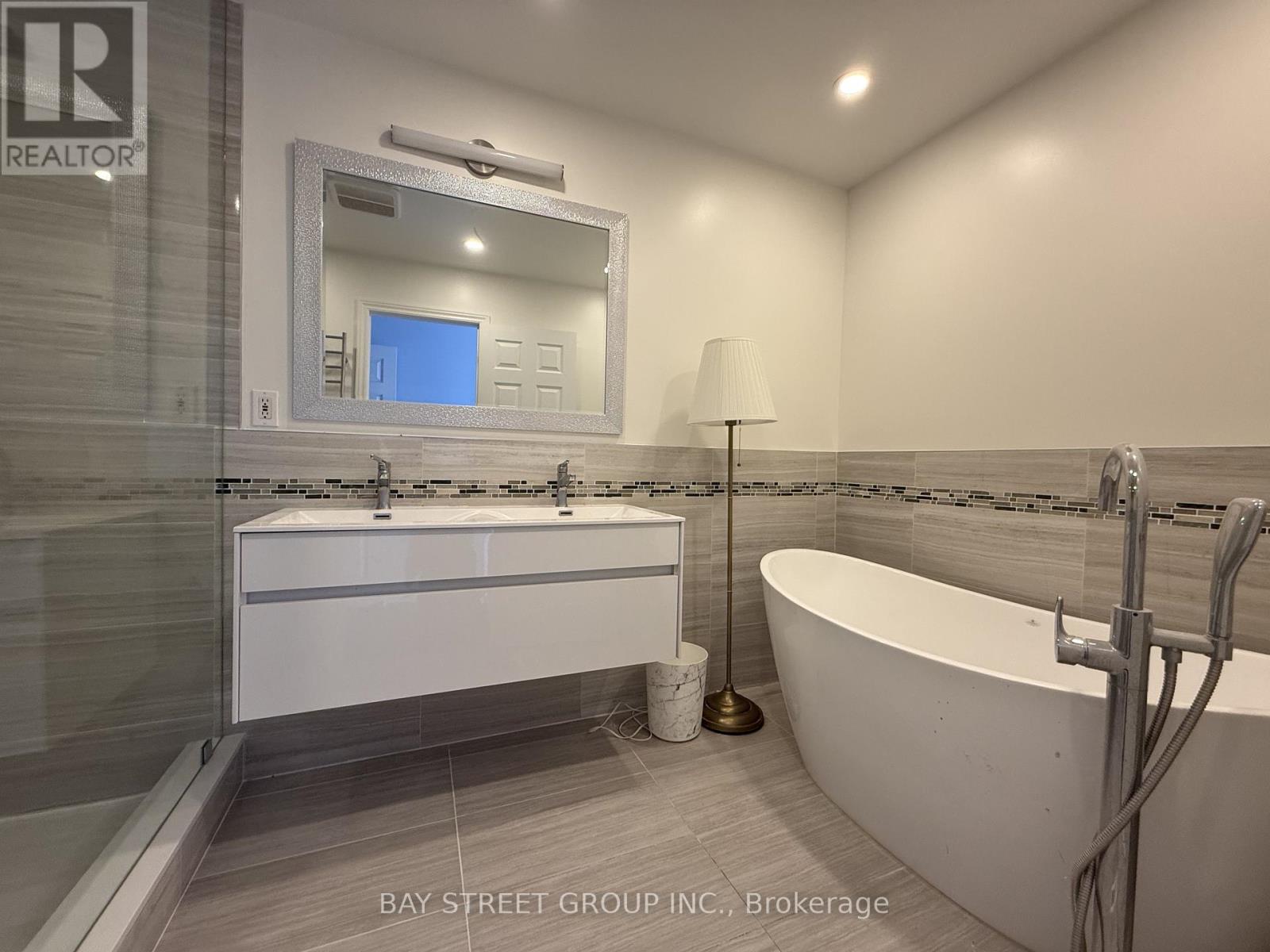 127 Galleria Parkway, Markham, Ontario  L3T 7T8 - Photo 13 - N12480767
