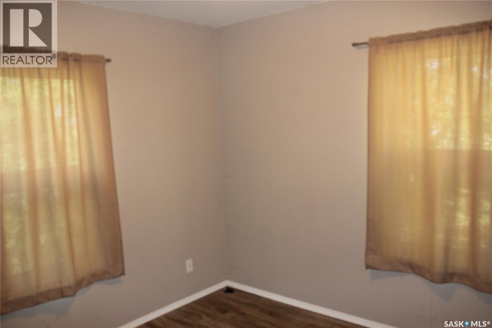 5375 Eddys Avenue, Halbrite, Saskatchewan  S0C 1H0 - Photo 10 - SK021699