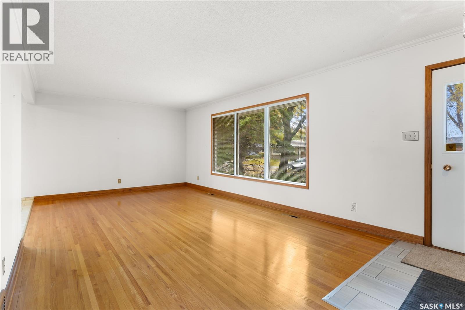 3307 28th Avenue, Regina, Saskatchewan  S4S 2N1 - Photo 3 - SK021671