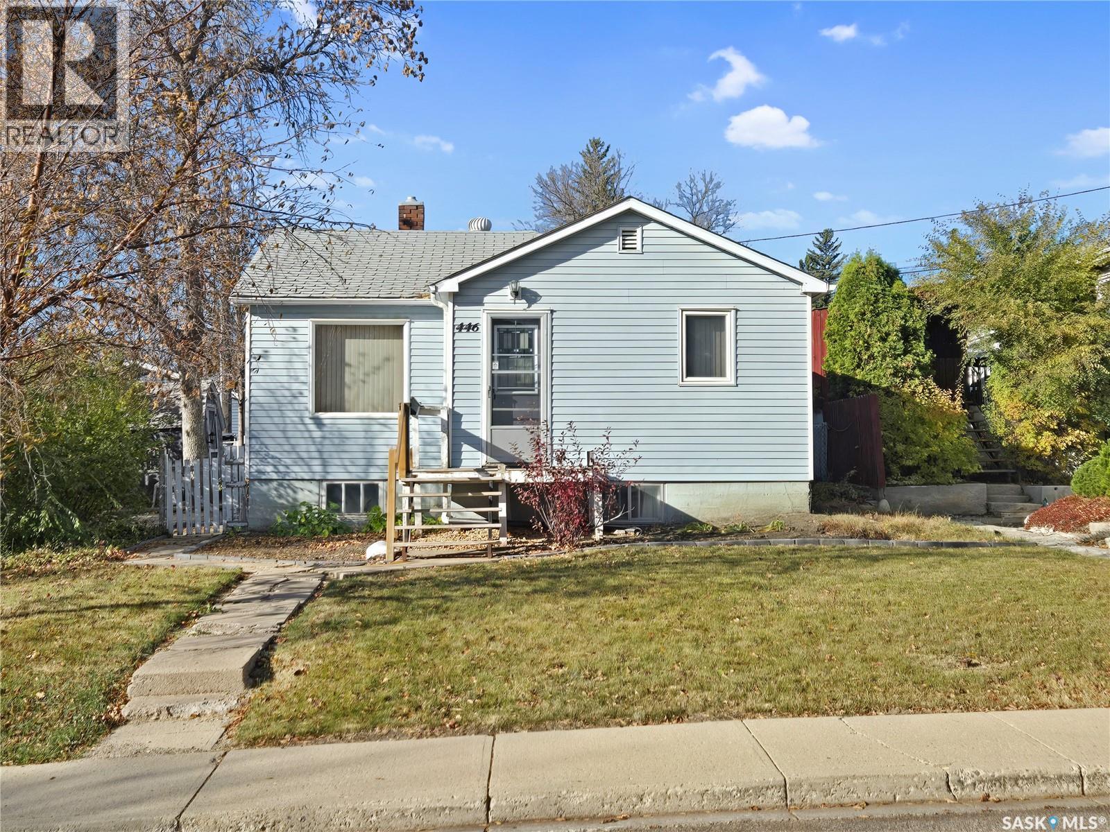 446 2nd Avenue Nw, Swift Current, Saskatchewan  S9H 0P7 - Photo 1 - SK021651
