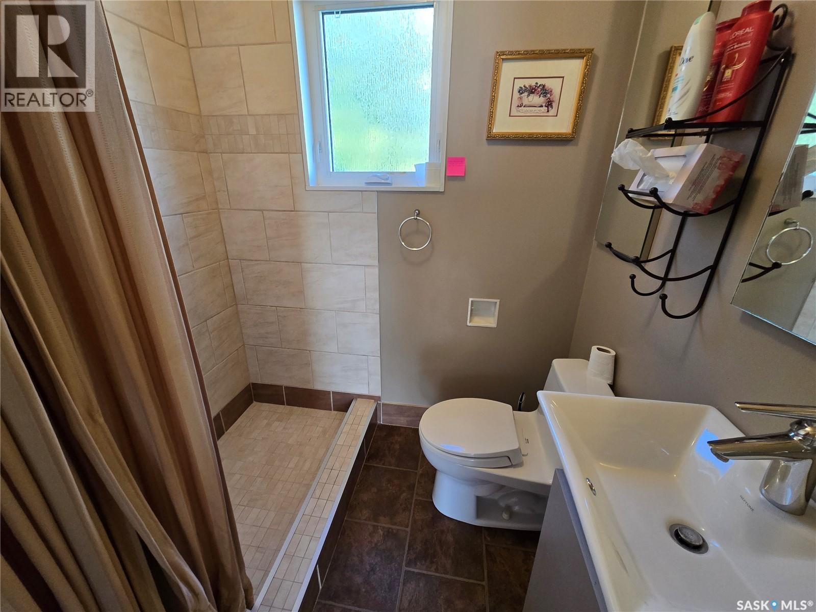 446 2nd Avenue Nw, Swift Current, Saskatchewan  S9H 0P7 - Photo 9 - SK021651