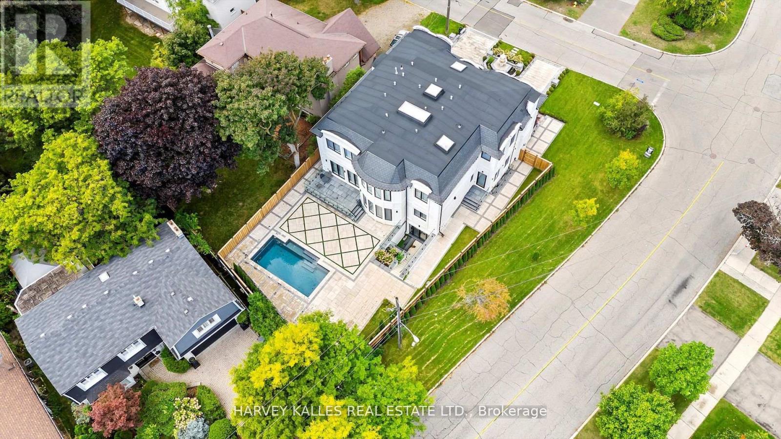 1 Silvergrove Road, Toronto, Ontario  M2L 2N5 - Photo 40 - C12481028