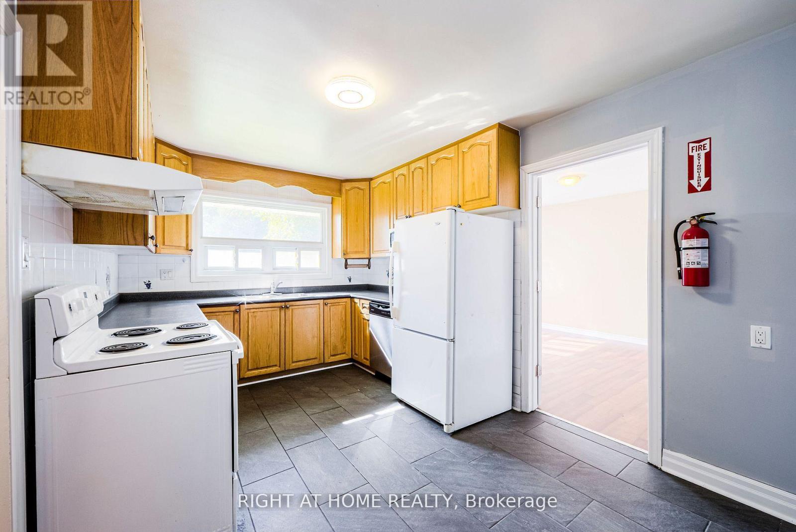 Main-A - 1715 Rossland Road E, Whitby, Ontario  L1N 3P1 - Photo 10 - E12481000
