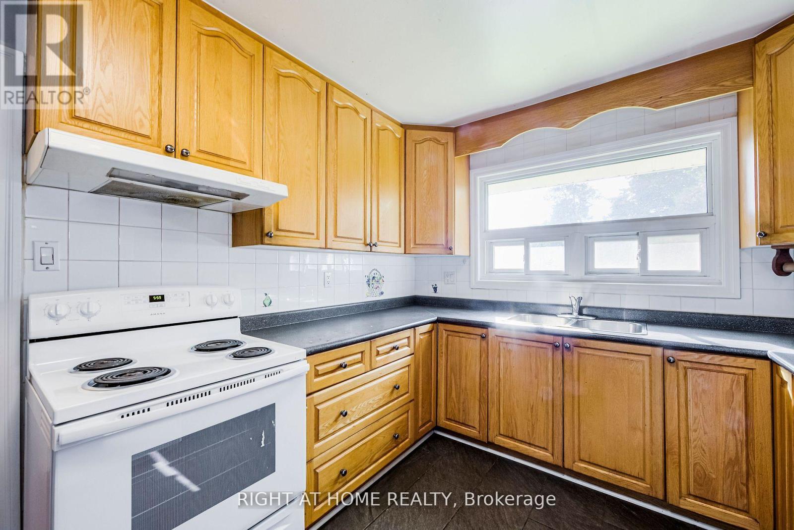 Main-A - 1715 Rossland Road E, Whitby, Ontario  L1N 3P1 - Photo 11 - E12481000