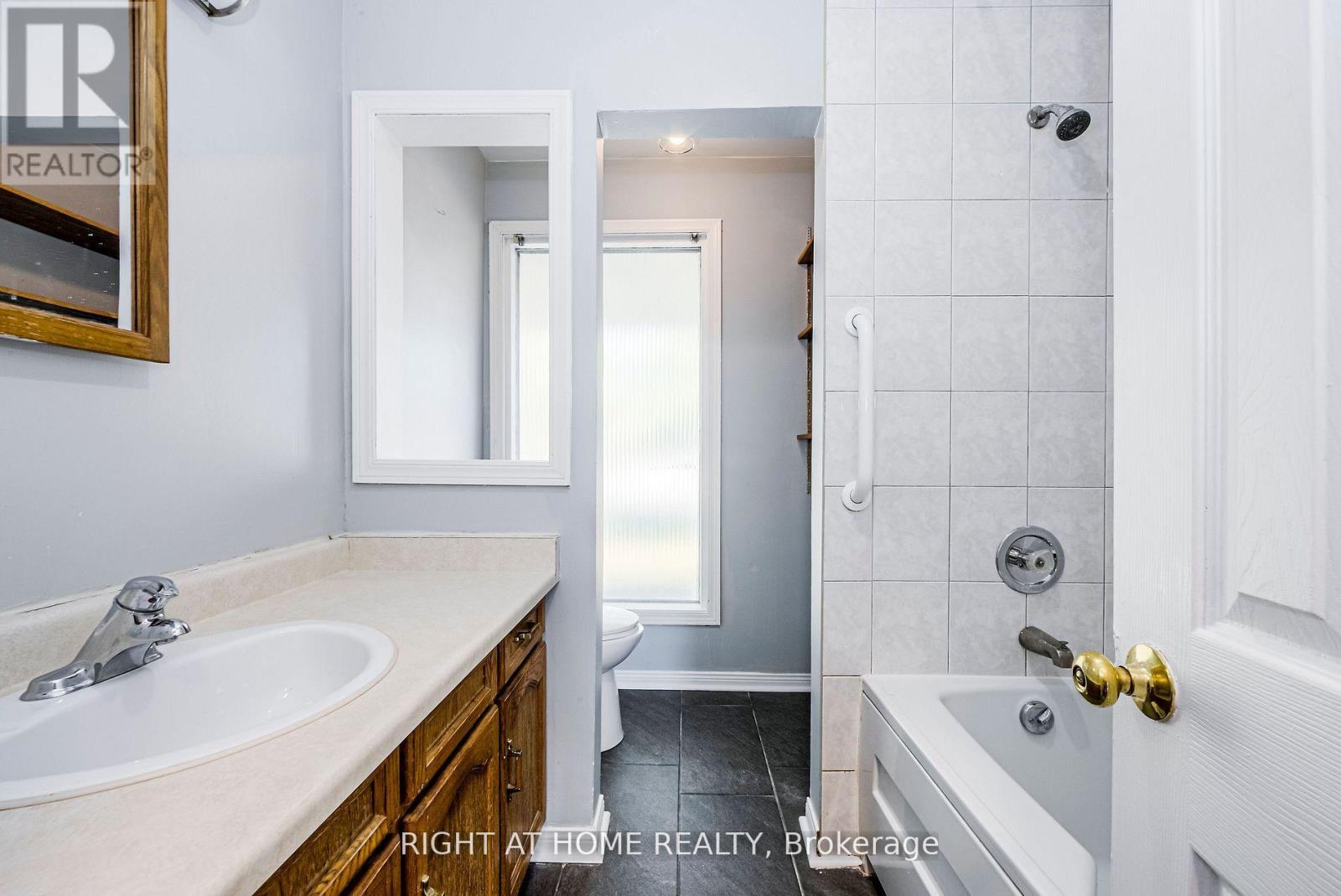 Main-A - 1715 Rossland Road E, Whitby, Ontario  L1N 3P1 - Photo 14 - E12481000