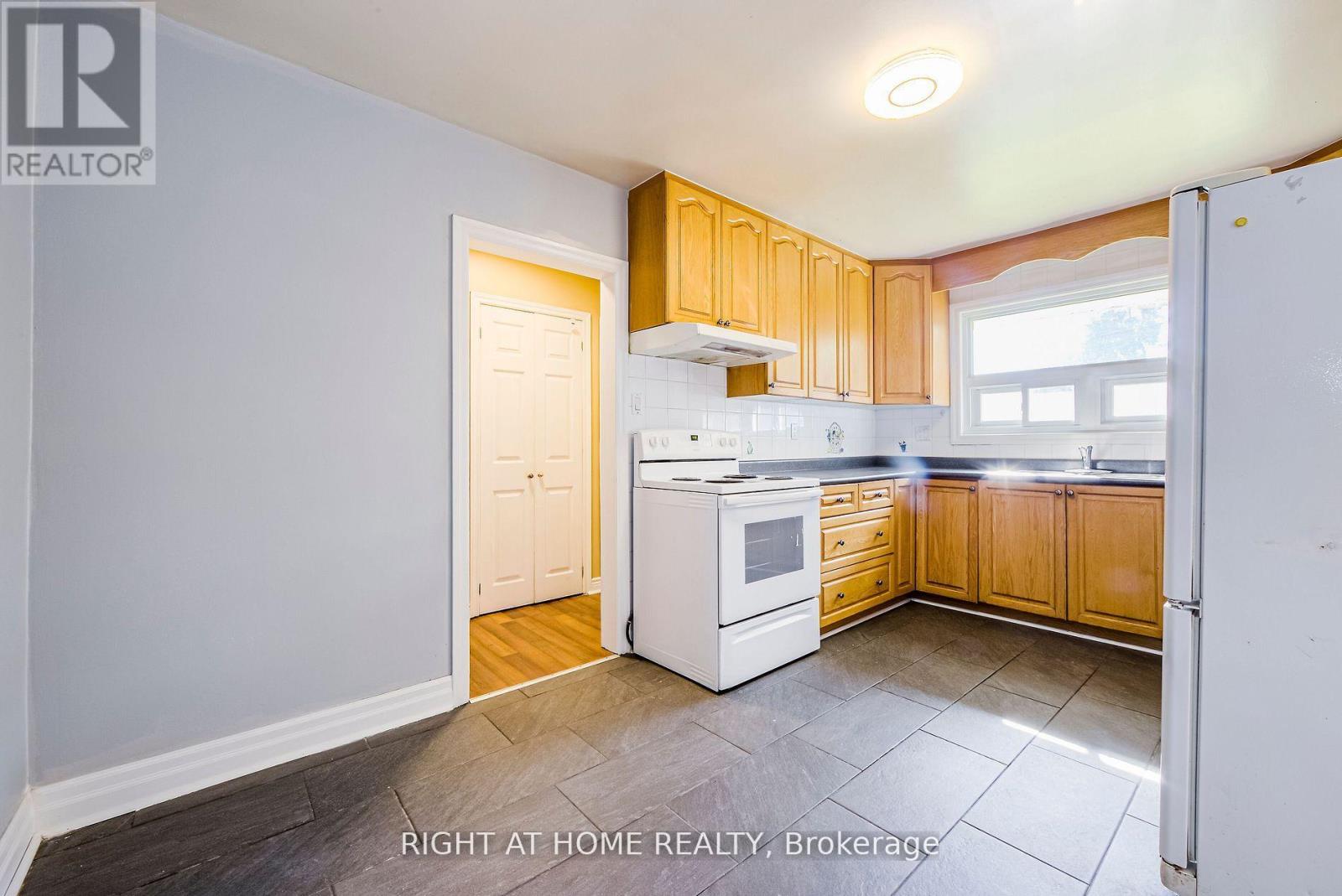 Main-A - 1715 Rossland Road E, Whitby, Ontario  L1N 3P1 - Photo 9 - E12481000