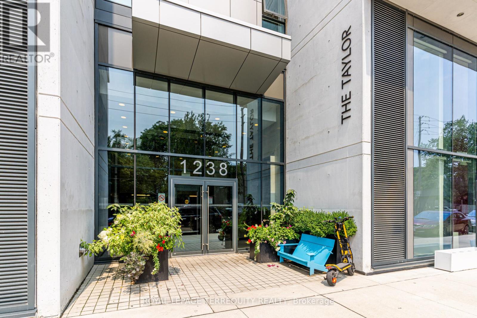 703 - 1238 Dundas Street E, Toronto, Ontario  M4M 1S3 - Photo 2 - E12481003