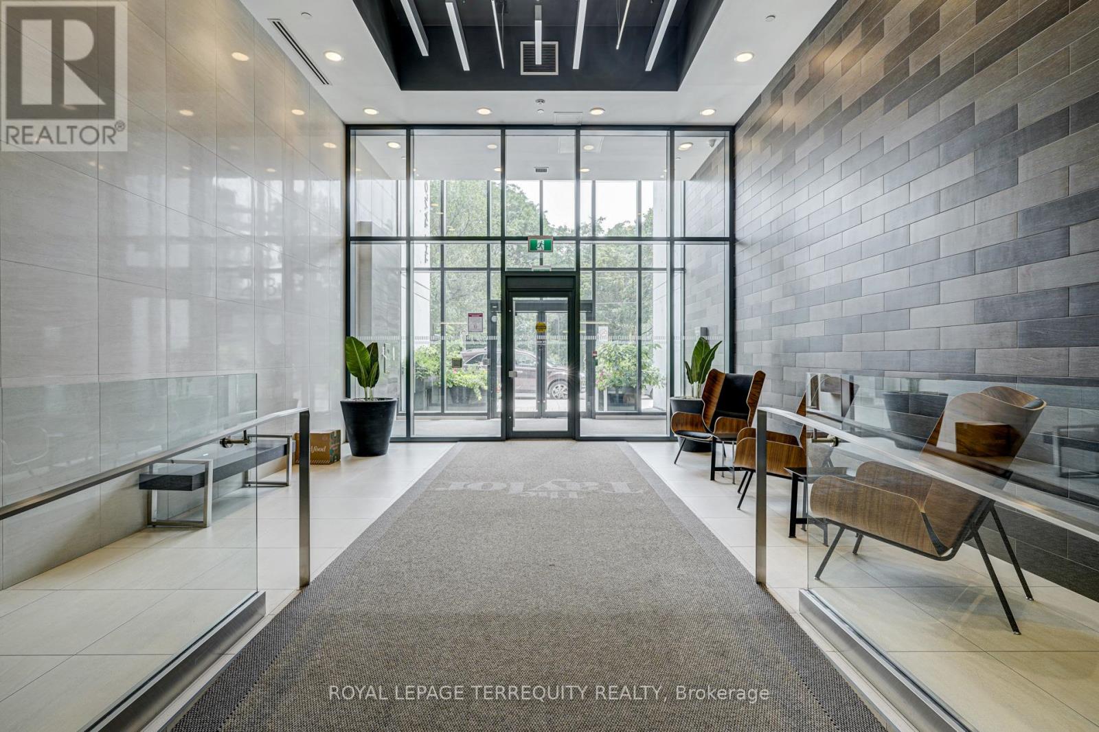 703 - 1238 Dundas Street E, Toronto, Ontario  M4M 1S3 - Photo 3 - E12481003