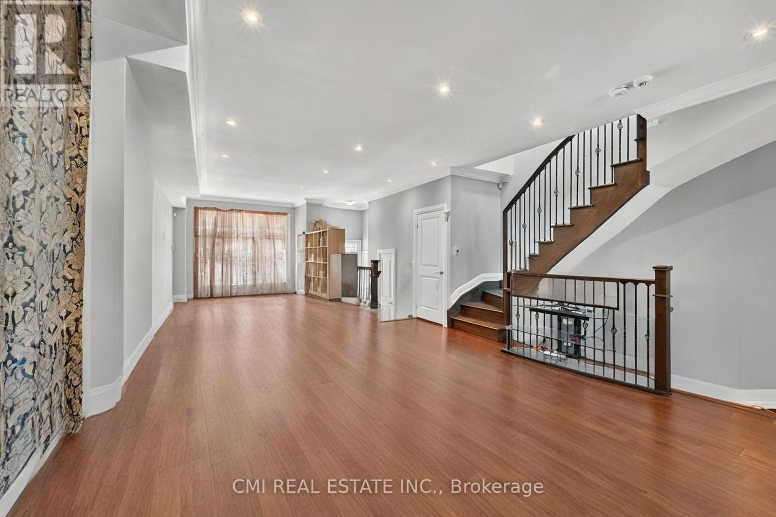 22 Jeavons Avenue, Toronto, Ontario  M1K 1S8 - Photo 6 - E12481017
