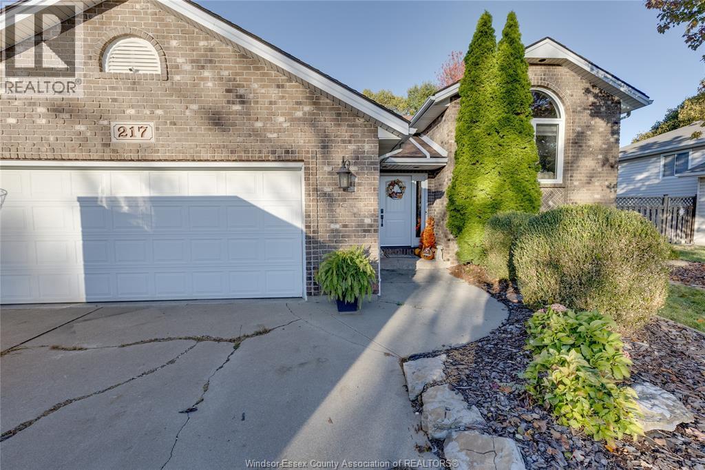 217 Beechwood Drive, Lakeshore, Ontario  N0R 1A0 - Photo 2 - 25027057