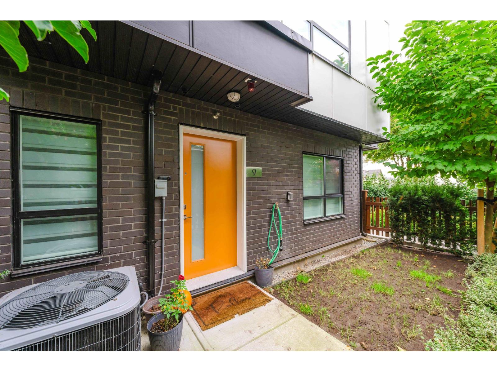 9 19749 55 Avenue, Langley, British Columbia  V3A 0M2 - Photo 3 - R3061617