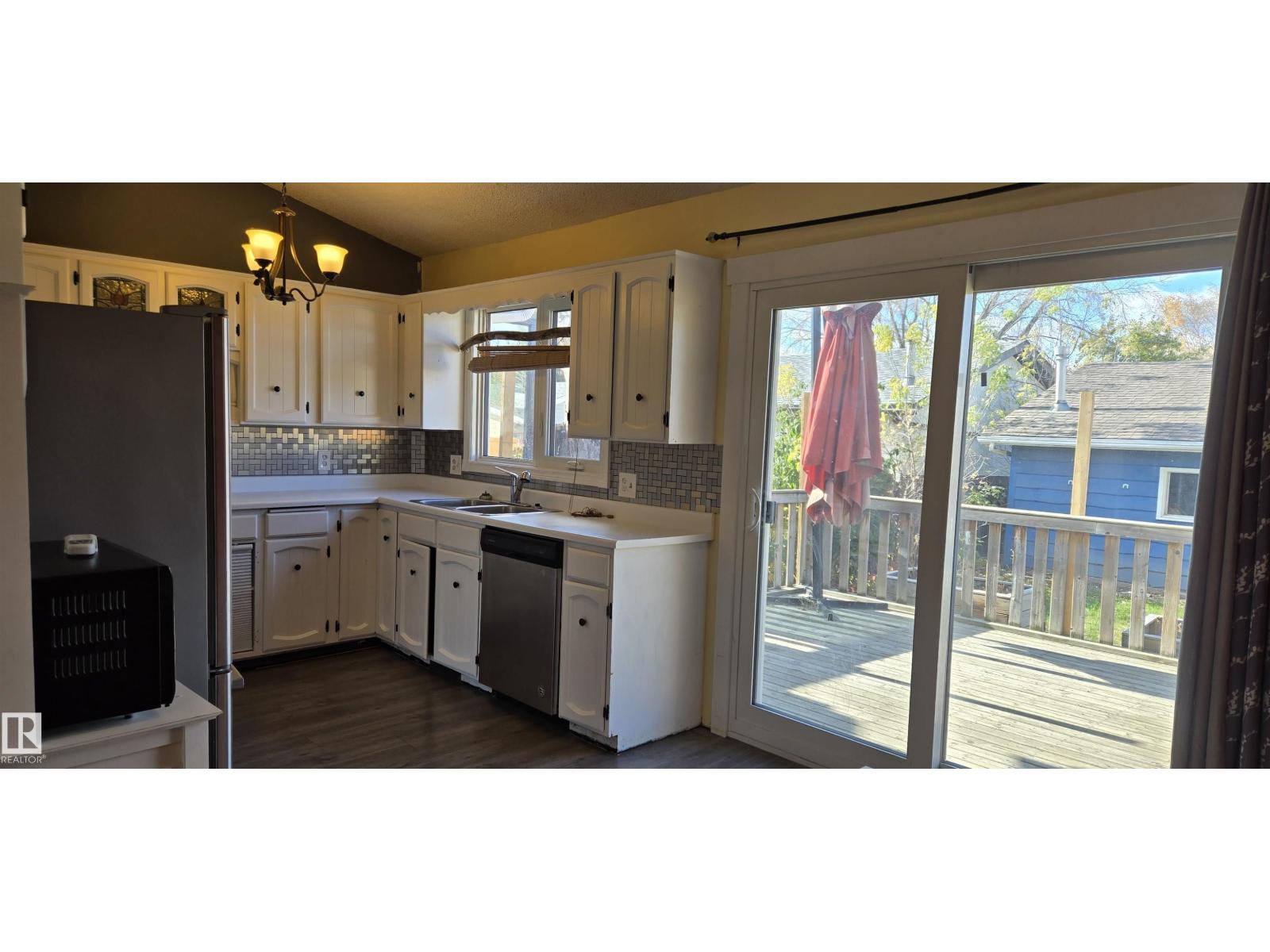 1736 61 St Nw Nw, Edmonton, Alberta  T6L 1N2 - Photo 6 - E4455568