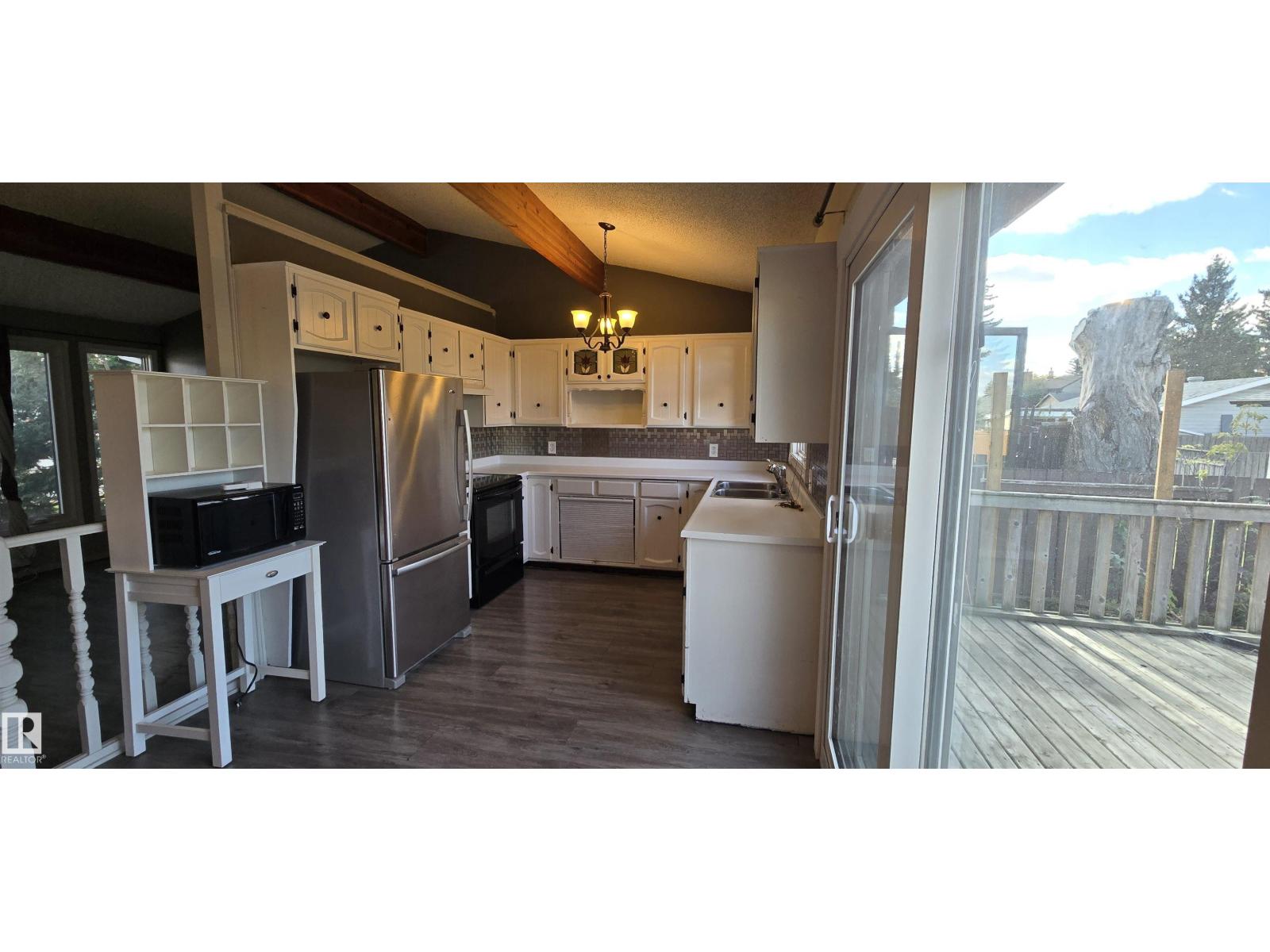 1736 61 St Nw Nw, Edmonton, Alberta  T6L 1N2 - Photo 7 - E4455568