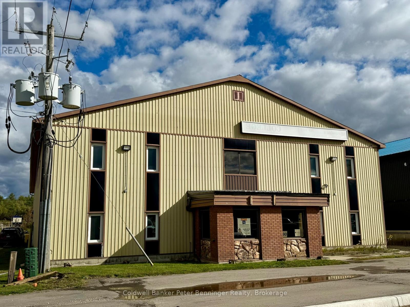 2---190-ELIZABETH-STREET-E, West-Grey