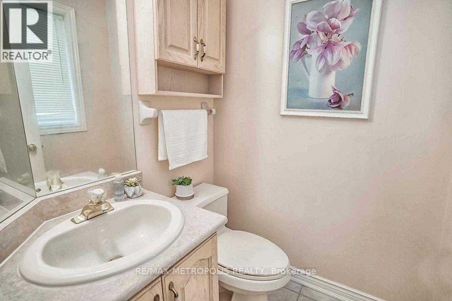 14 Strathroy Crescent, Markham, Ontario  L3P 2E6 - Photo 19 - N12481002