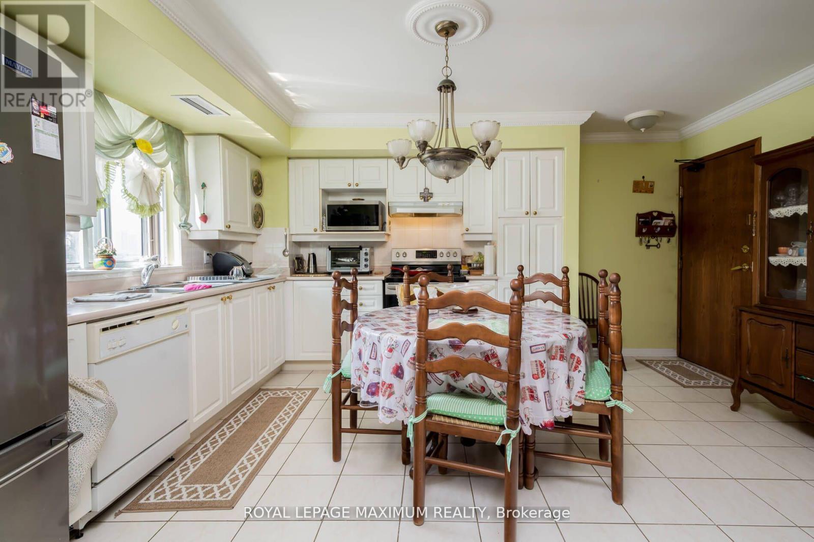 408 - 2506 Rutherford Road, Vaughan, Ontario  L4K 5N4 - Photo 9 - N12481023