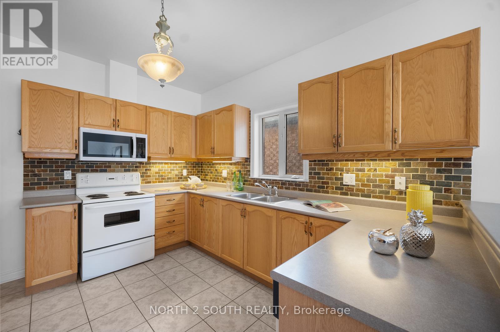 46 Silverado Trail, Vaughan, Ontario  L4H 1W3 - Photo 15 - N12481057