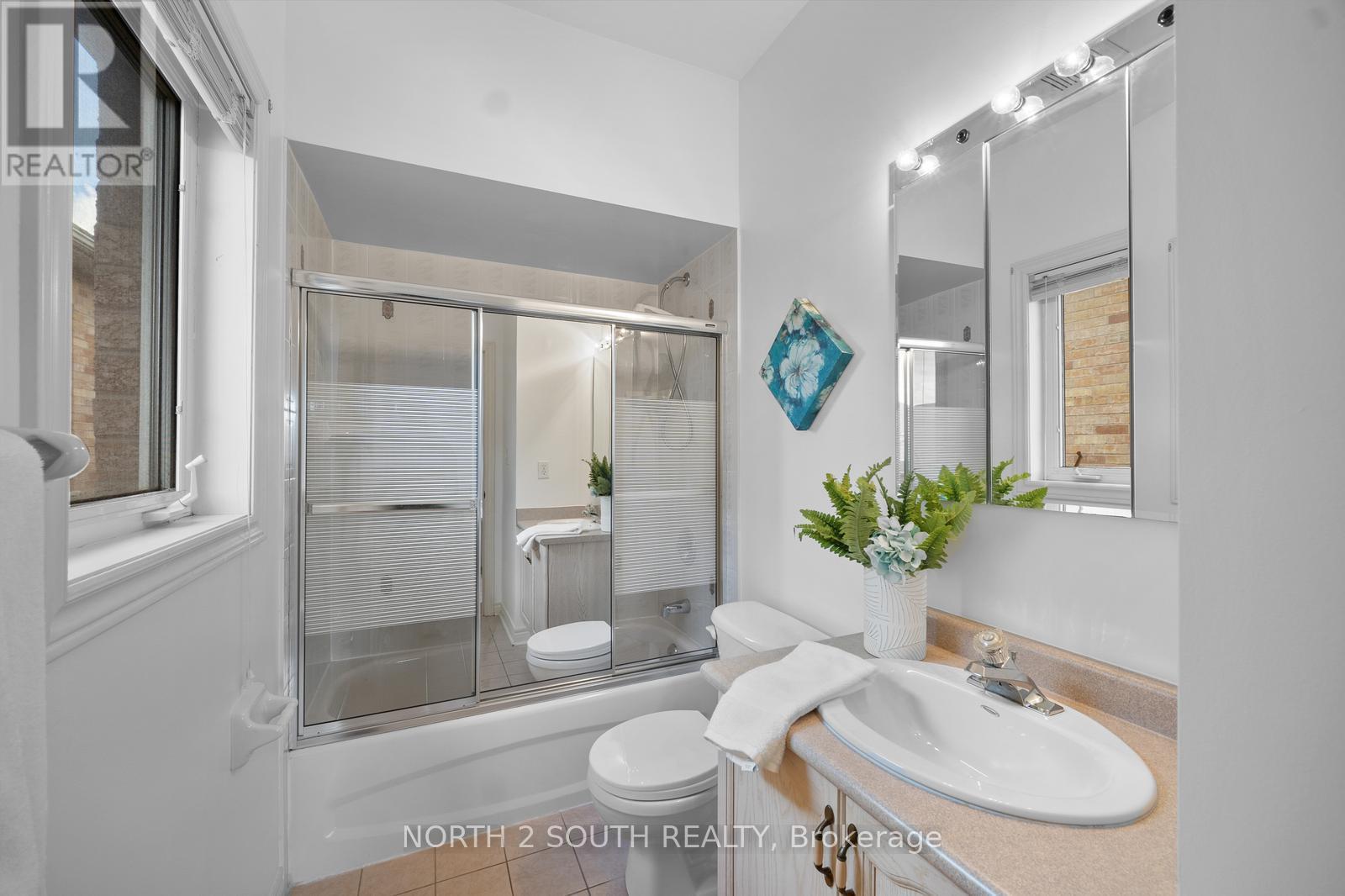 46 Silverado Trail, Vaughan, Ontario  L4H 1W3 - Photo 23 - N12481057