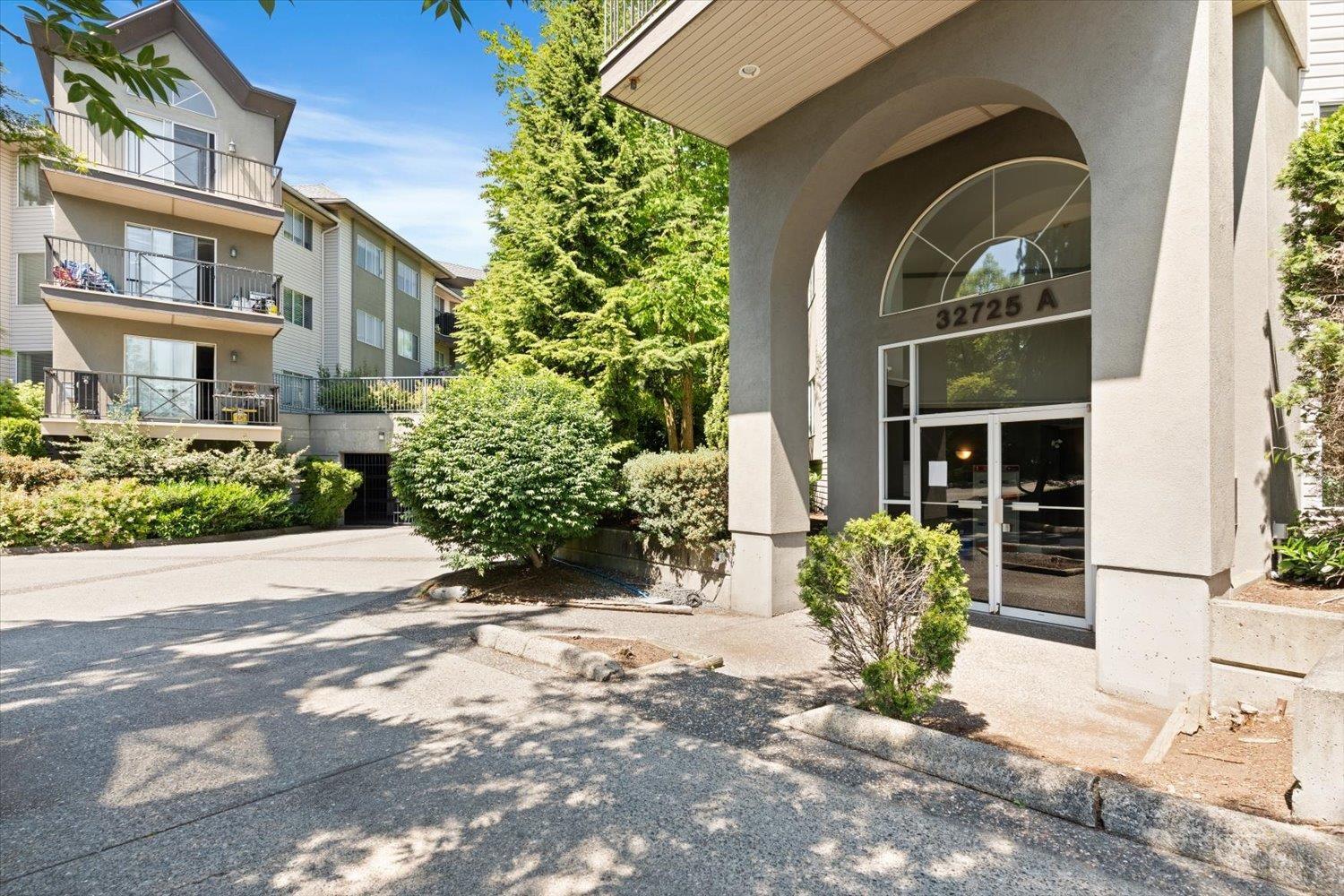 306 32725 George Ferguson Way, Abbotsford, British Columbia  V2T 5M5 - Photo 2 - R3061682