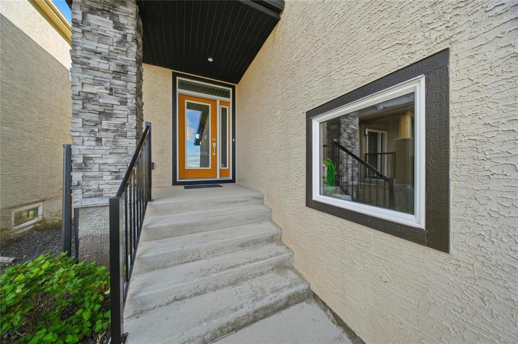 165 Goodman Drive, Winnipeg, Manitoba  R2V 5E5 - Photo 1 - 202527137