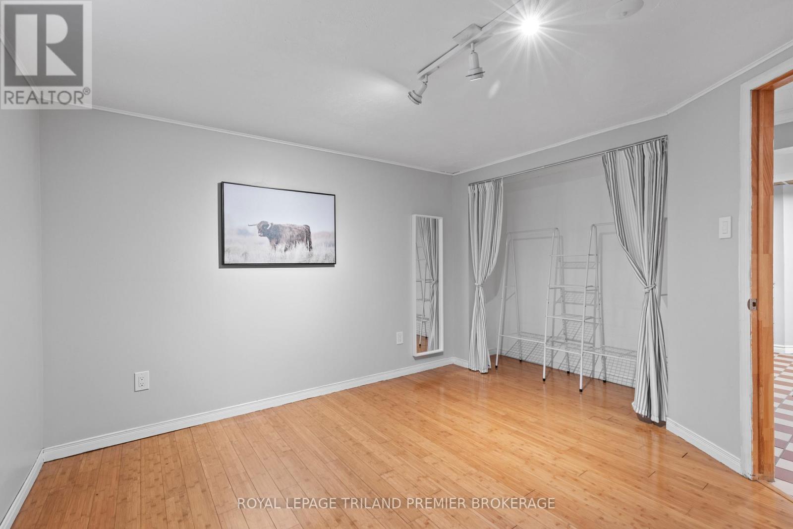 28 Elworthy Avenue, London South, Ontario  N6C 2M2 - Photo 31 - X12481098