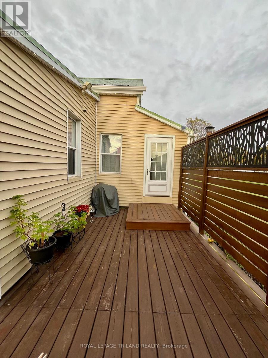 37 Broadway Street, Newbury, Ontario  N0L 1Z0 - Photo 45 - X12481152