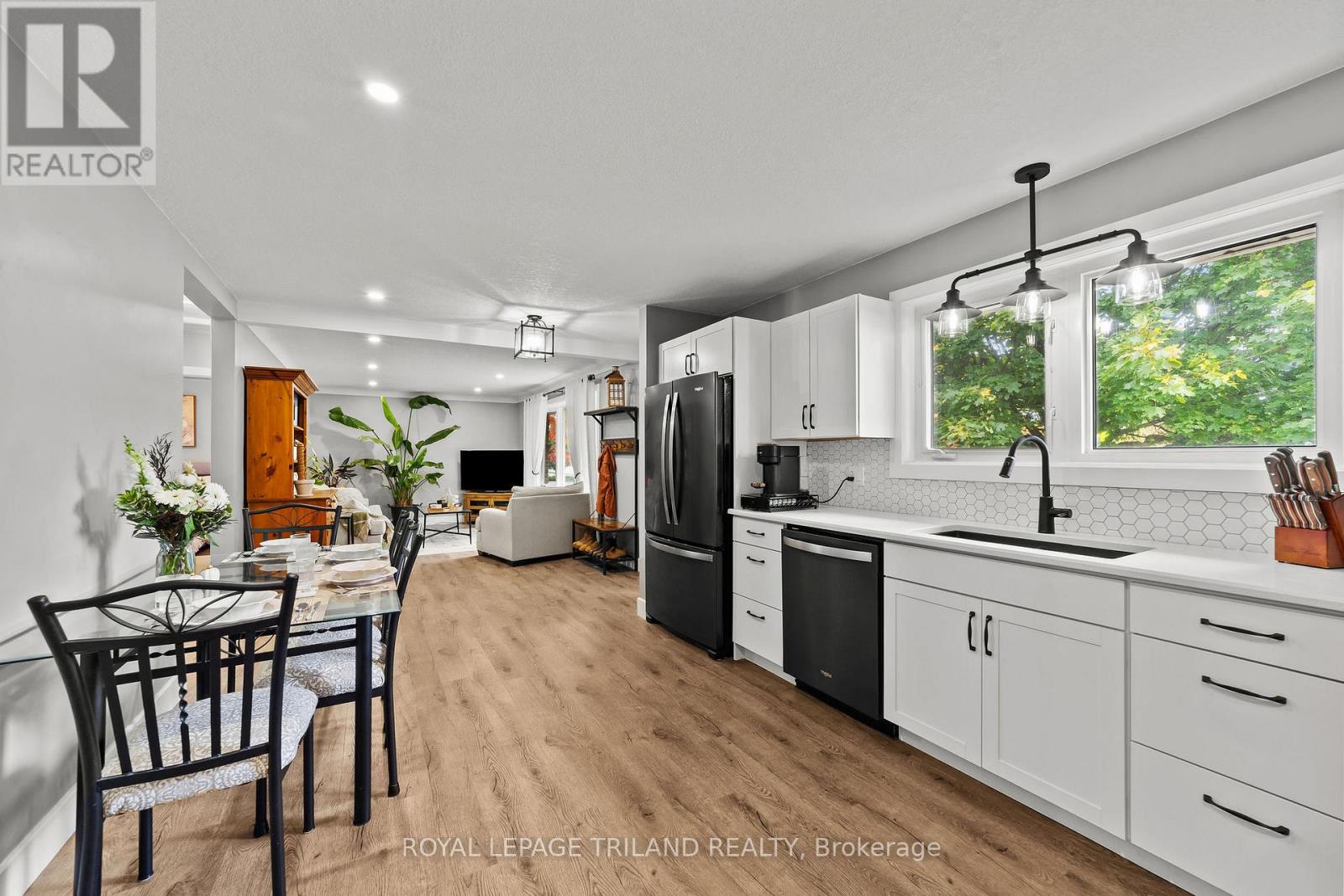 202 Appin Road, Southwest Middlesex, Ontario  N0L 1M0 - Photo 11 - X12481159
