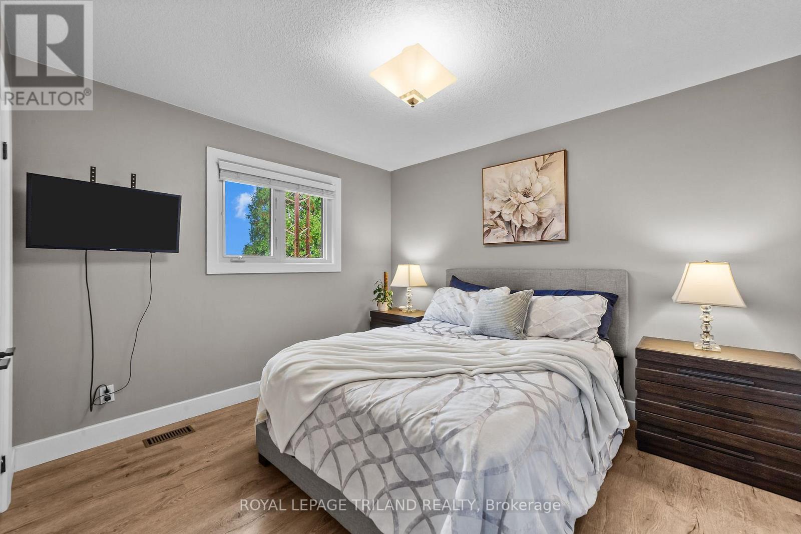 202 Appin Road, Southwest Middlesex, Ontario  N0L 1M0 - Photo 13 - X12481159