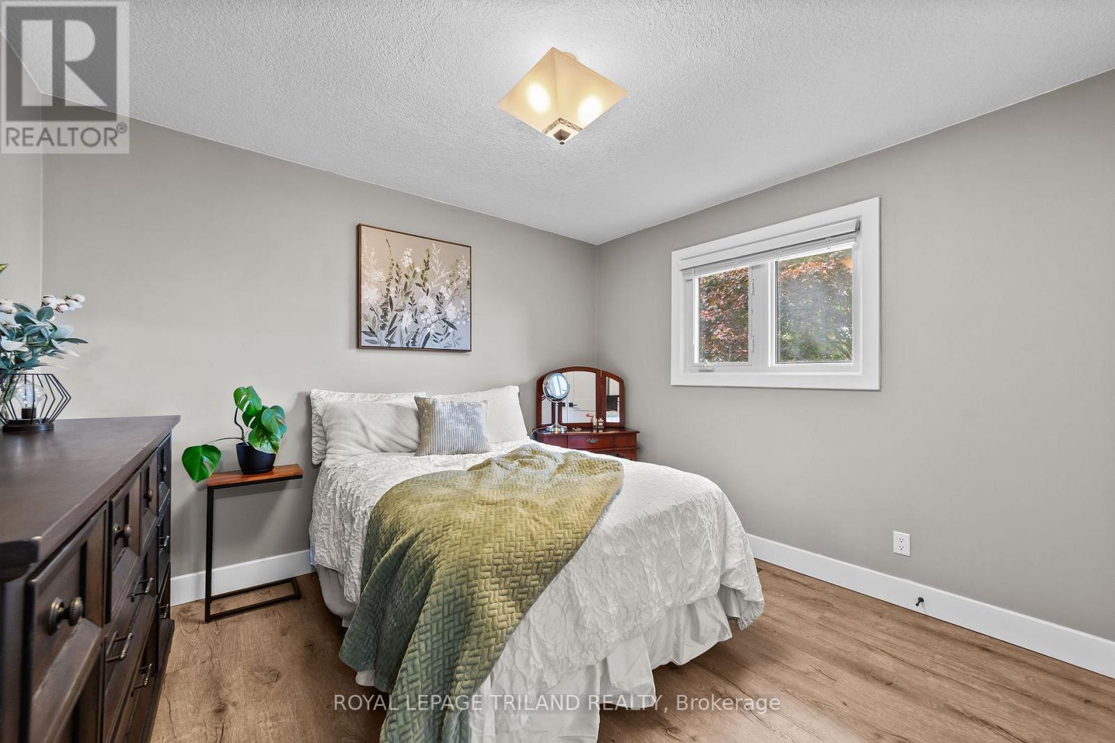 202 Appin Road, Southwest Middlesex, Ontario  N0L 1M0 - Photo 15 - X12481159