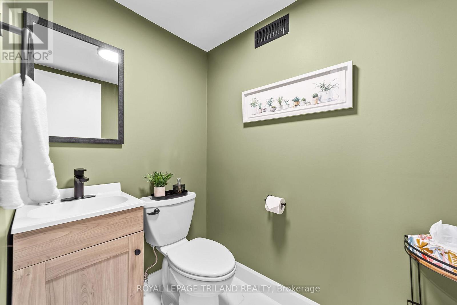 202 Appin Road, Southwest Middlesex, Ontario  N0L 1M0 - Photo 22 - X12481159