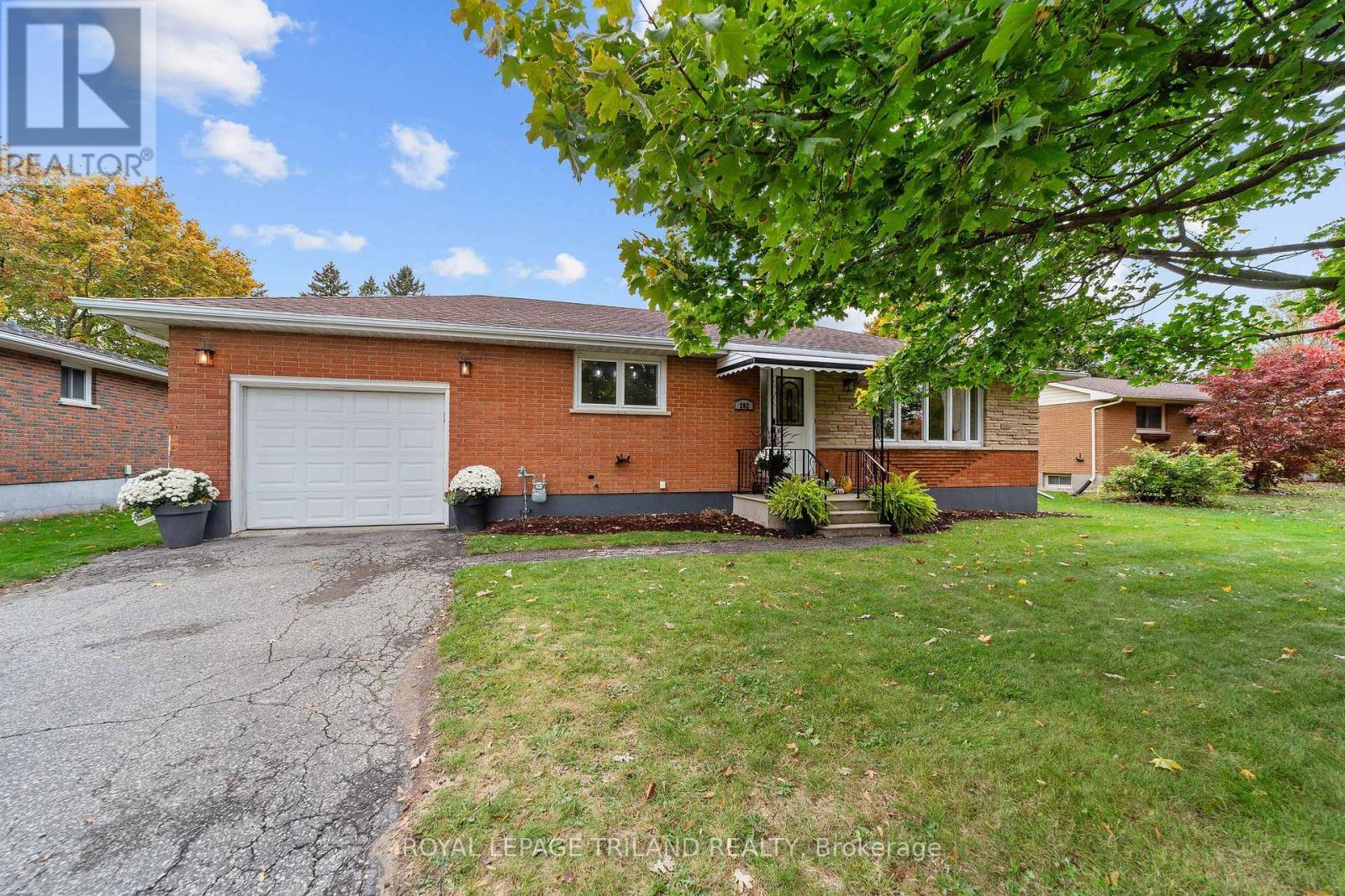 202 Appin Road, Southwest Middlesex, Ontario  N0L 1M0 - Photo 24 - X12481159