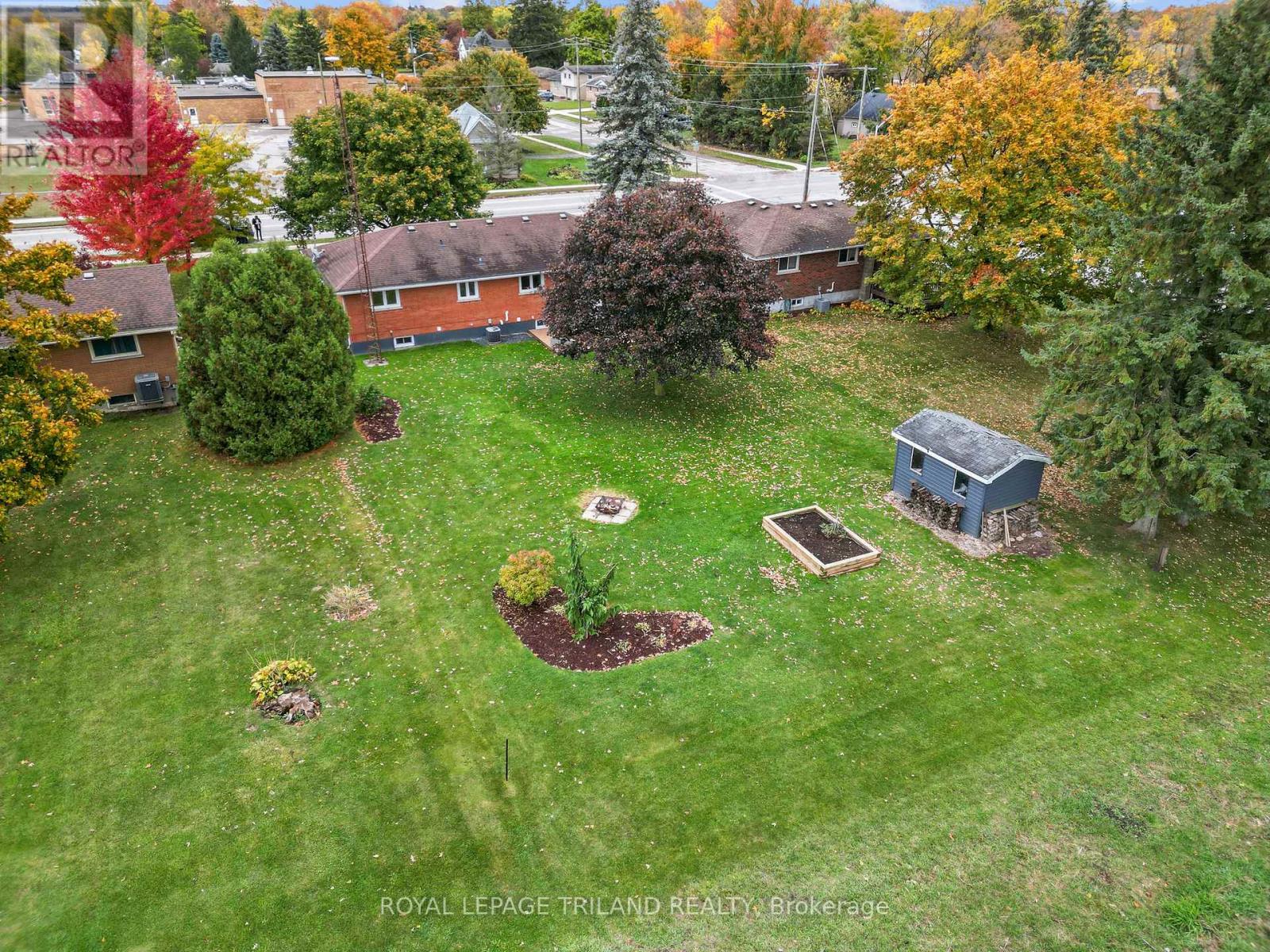 202 Appin Road, Southwest Middlesex, Ontario  N0L 1M0 - Photo 3 - X12481159