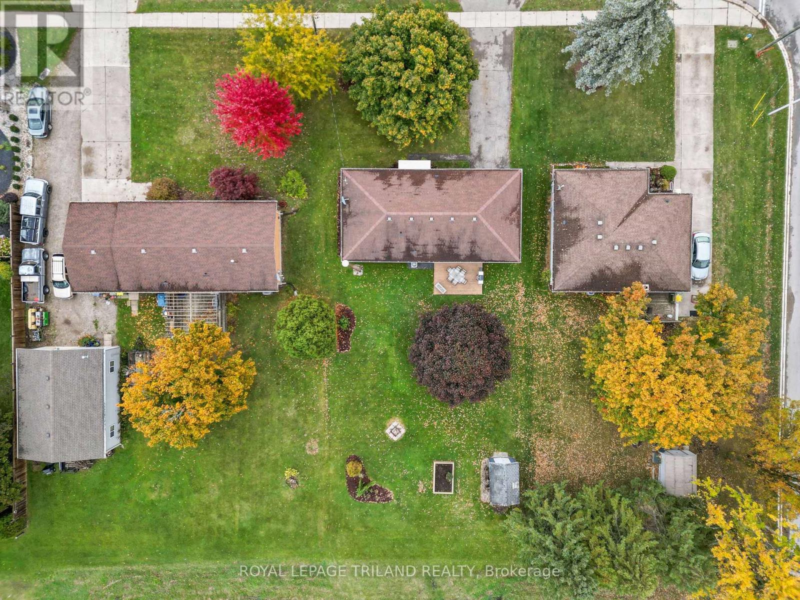 202 Appin Road, Southwest Middlesex, Ontario  N0L 1M0 - Photo 4 - X12481159