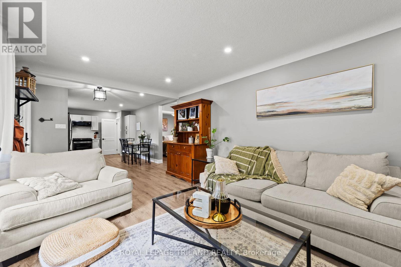 202 Appin Road, Southwest Middlesex, Ontario  N0L 1M0 - Photo 8 - X12481159