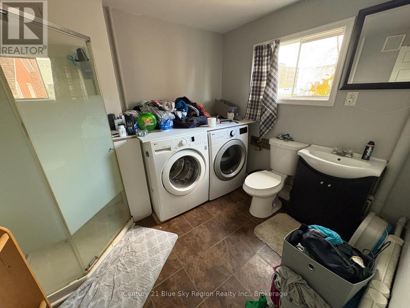 353 Regina Street, North Bay, Ontario  P1B 2J7 - Photo 12 - X12475397