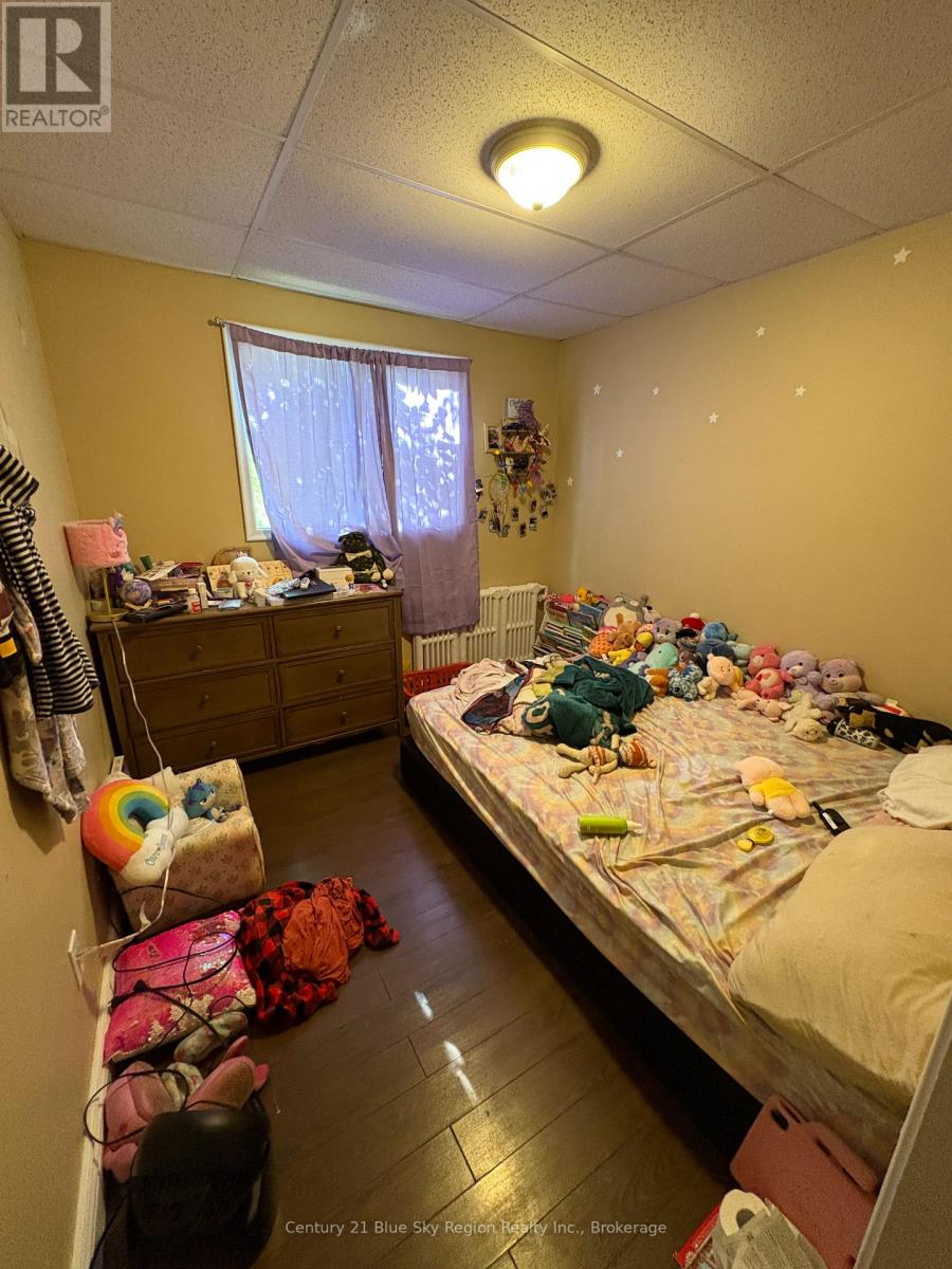 353 Regina Street, North Bay, Ontario  P1B 2J7 - Photo 5 - X12475397