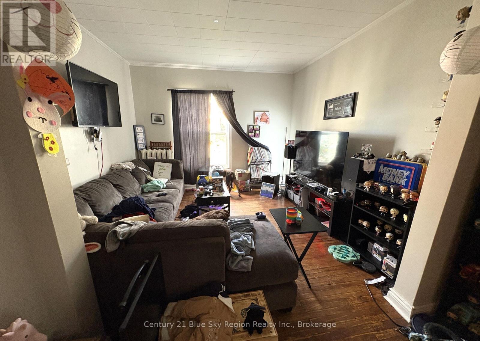 353 Regina Street, North Bay, Ontario  P1B 2J7 - Photo 2 - X12475397